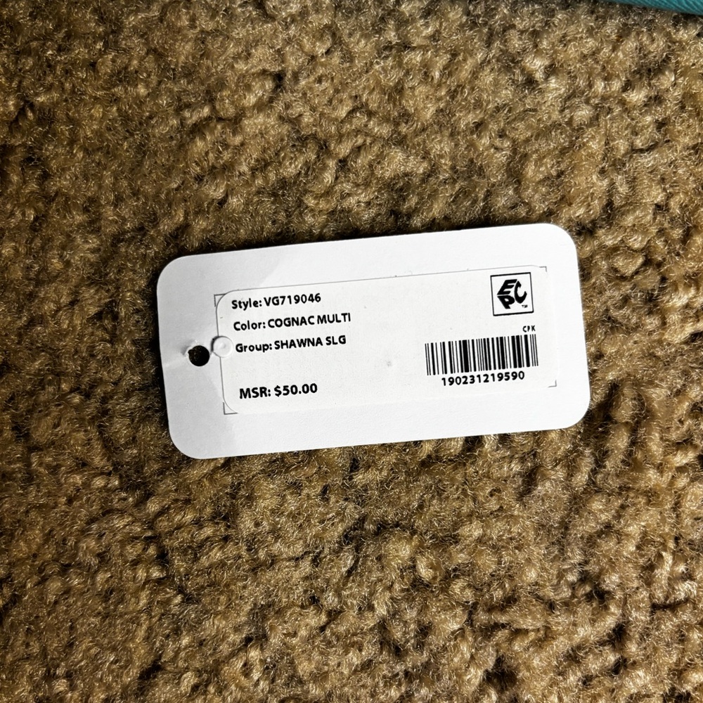 Guess White and Tan Wallet - Picture 10 of 10